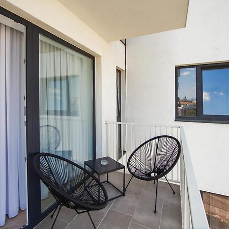 Duo Vibe Apartment Oradea Luaran gambar