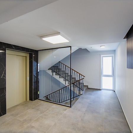 Duo Vibe Apartment Oradea Luaran gambar