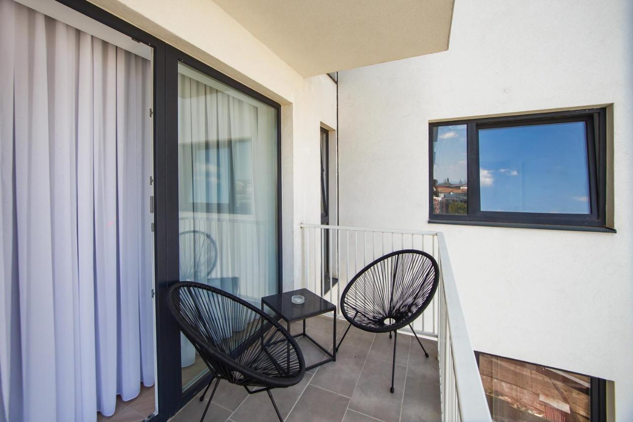 Duo Vibe Apartment Oradea Luaran gambar