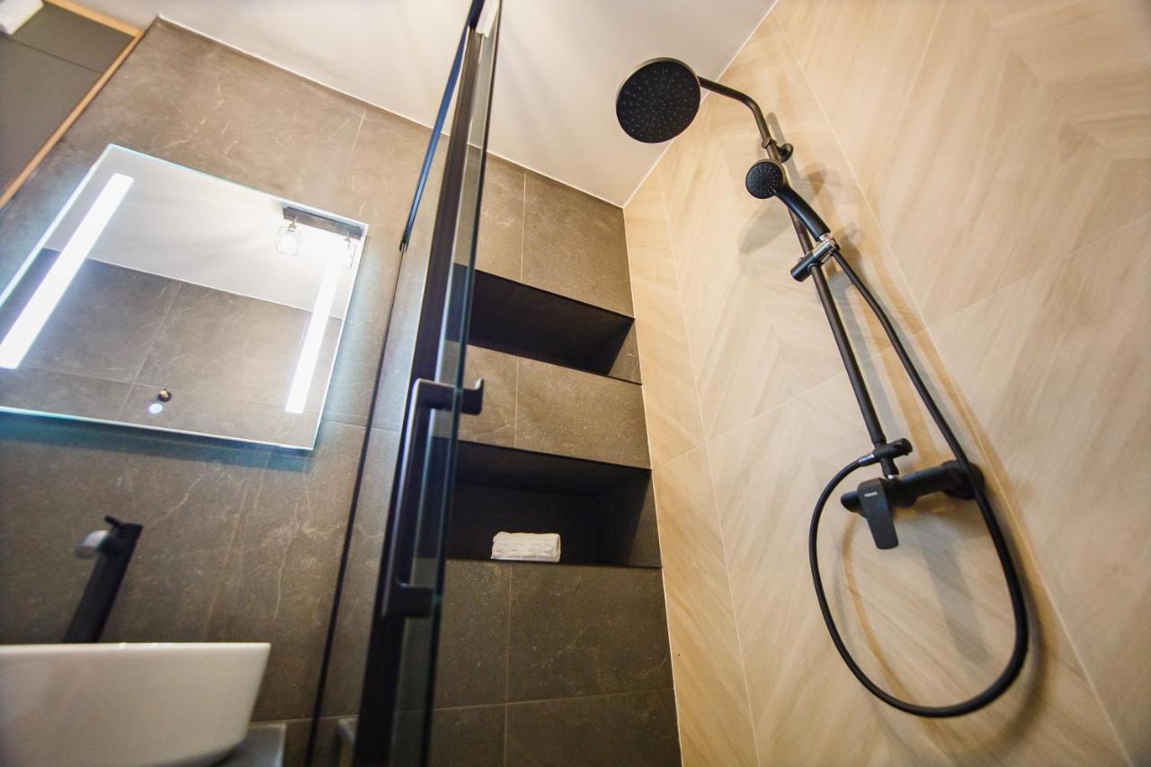 Duo Vibe Apartment Oradea Luaran gambar