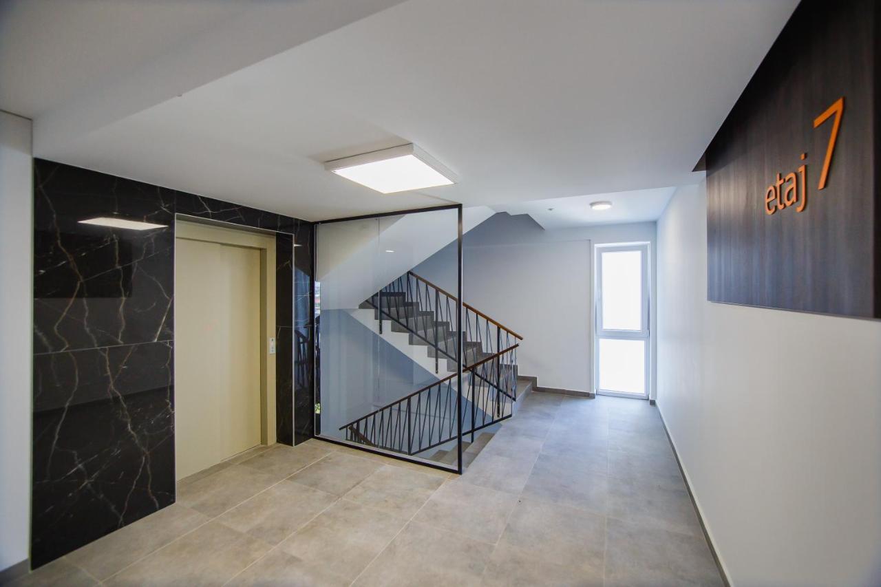 Duo Vibe Apartment Oradea Luaran gambar