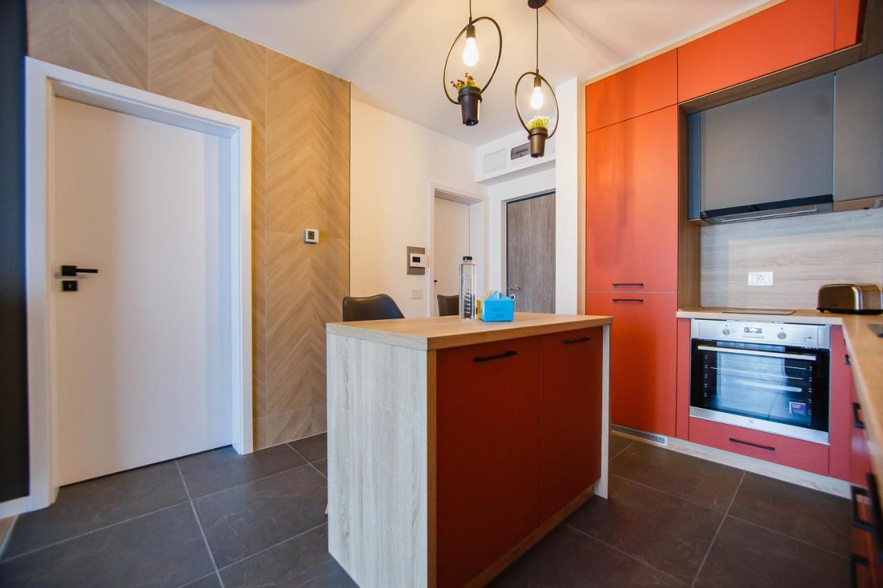 Duo Vibe Apartment Oradea Luaran gambar